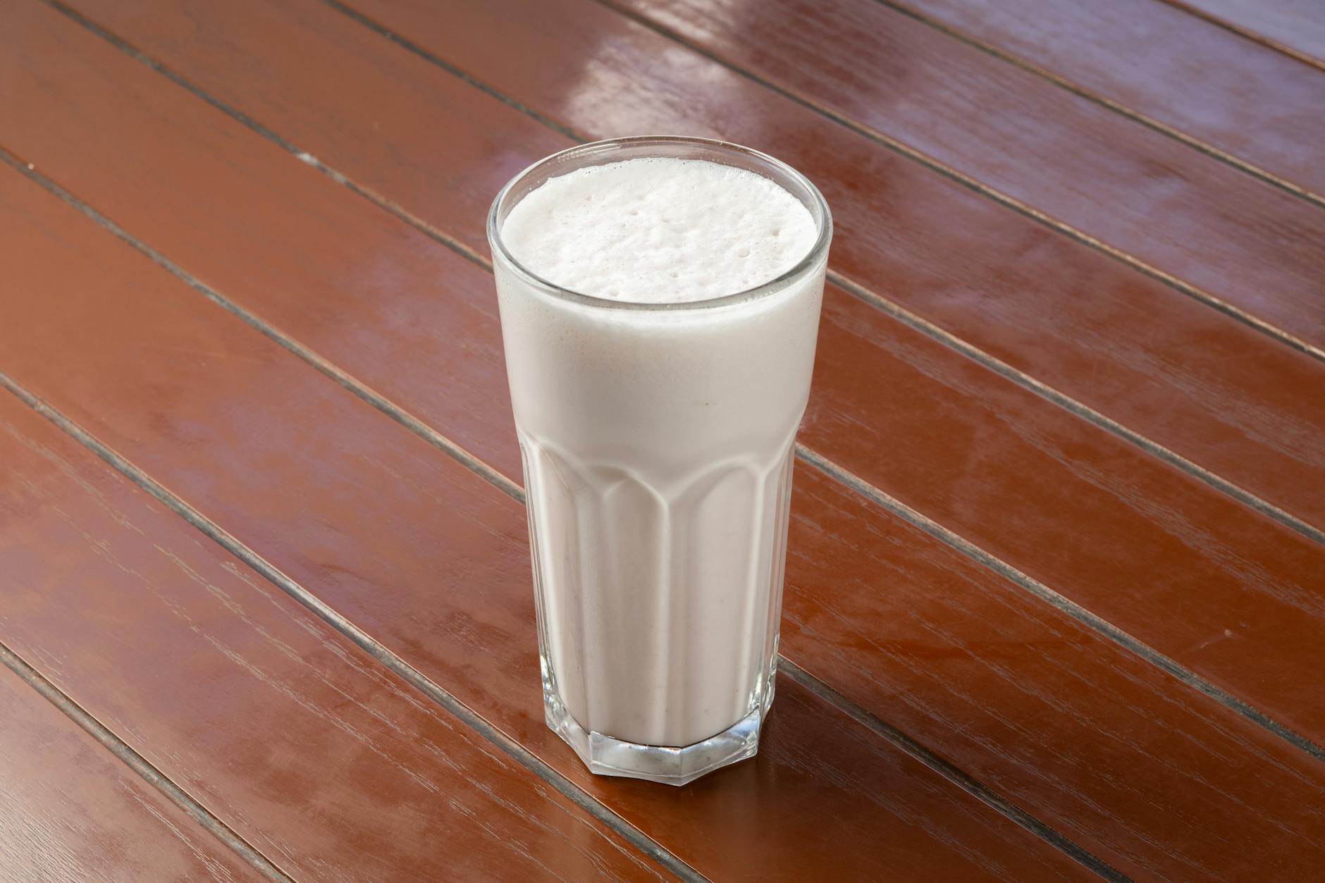 Creamy Vanilla Almond Protein Sip Smoothie